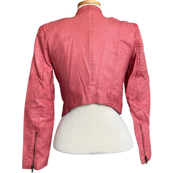 Coral Guess Jacket ππͺΈ - Picture 3 of 13